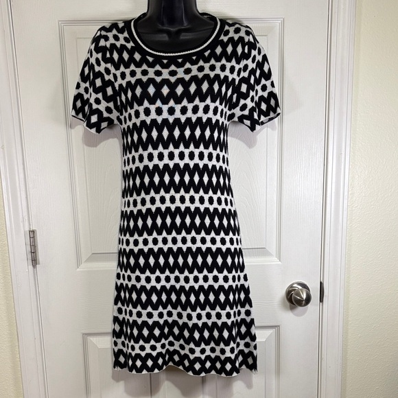 J.O.A. Black and White Patterned Sweater Mini Dress Size Small - Picture 1 of 9